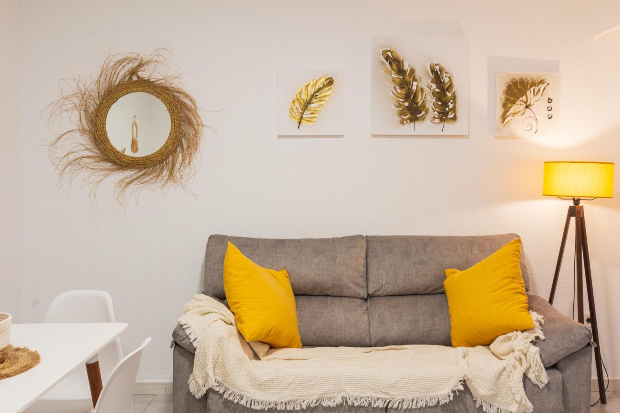 Menabrea Holiday House Near The Beach And Airport Santa Pola Esterno foto