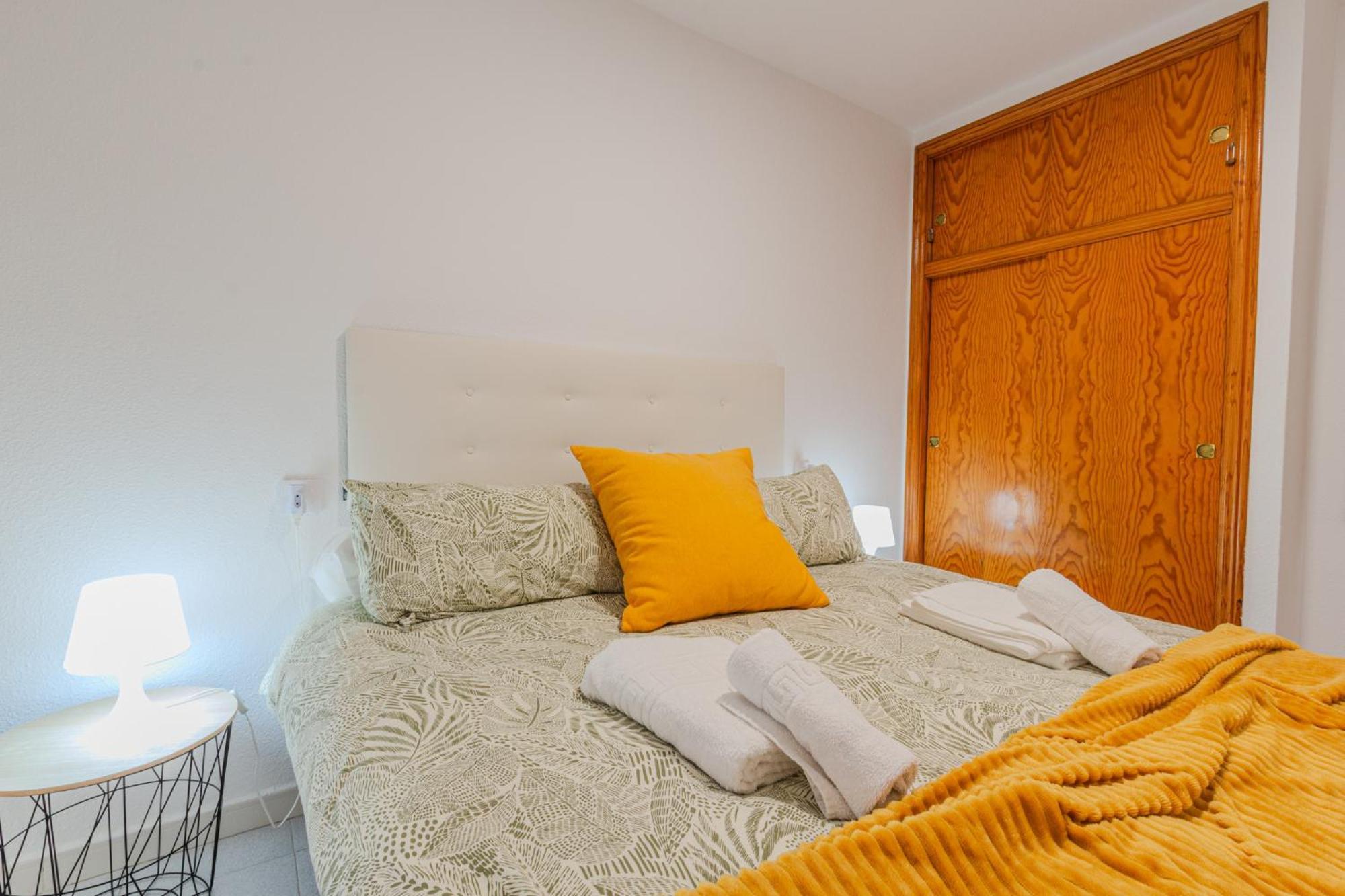 Menabrea Holiday House Near The Beach And Airport Santa Pola Esterno foto